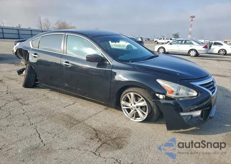 2015 Nissan Altima 2.5 z USA, uszkodzony, nr VIN 1N4AL3APXFC249279
